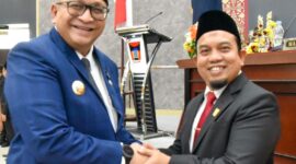 Pj Wali Kota Padang Andree Algamar bersama Ketua DPRD Padang Muharlion. (Foto: Prokopim Padang)