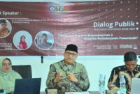 Pj Wali Kota Padang, Andree Algamar menjadi pembicara dalam dialog publik. (Foto: Prokopim Padang)