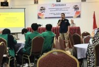 Camat Lubuk Begalung Andi Amir menghadiri Sosialisasi Pengawasan Partisipatif untuk Pilkada 2024 di Fave Hotel Padang, Senin (16/9/2024). 