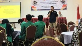 Camat Lubuk Begalung Andi Amir menghadiri Sosialisasi Pengawasan Partisipatif untuk Pilkada 2024 di Fave Hotel Padang, Senin (16/9/2024). 