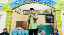 Camat Lubuk Begalung, Nofiandi Amir menghadiri peringatan Maulid Nabi Muhammad SAW 1446 H di Mushala Al-Hidayah, Kelurahan Pampangan Nan XX.