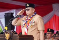 Pj Wali Kota Padang Andree Algamar memimpin Apel Besar Hari Pramuka ke-63 Tingkat Kota Padang. (Foto: Prokopim Padang)