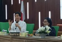 Dekan FK Undip Yan Wisnu Prakojo dan Direktur Layanan Operasional RS Kariadi Mahabara Yang Putra mengakui ada perundungan di PPDS, Jumat (13/9/2024). (Foto: Afzal Nur Iman/detikJateng)