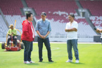 Ketua Umum PSSI Erick Thohir meninjau kesiapan Stadion Utama GBK Senayan. (Foto: PSSI)