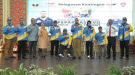 Plt Gubernur Sumbar, Audy Joinaldy melepas Kontingen National Paralympic Committee (NPC) Sumbar yang akan berlaga pada Peparnas XVII Solo-Jawa Tengah 2024. (Foto: ADPSB)