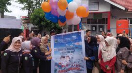 Pembukaan bakti sosial dalam rangka Hari Penglihatan Sedunia 2024 di SDN 06 Kampung Lapai. (Foto: Diskominfo Padang)