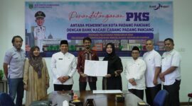 Penandatanganan Perjanjian Kerja Sama antara Pemko Padang Panjang dan Bank Nagari Cabang Padang Panjang. (Foto: Kominfo Padang Panjang)