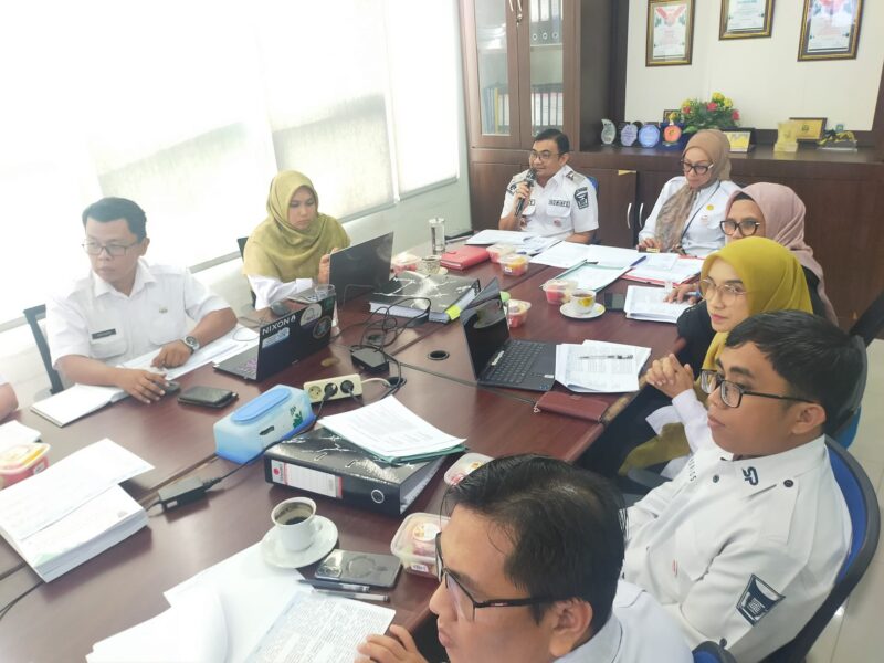 Suasana interview penilaian SPBE di Ruangan E-gov Kantor Dinas Kominfo Kota Padang. (Foto: Diskominfo Padang)