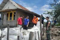 Kondisi abrasi pantai di RT 02 RW 07 Kelurahan Pasia Nan Tigo, Kecamatan Koto Tangah, Rabu (16/10/2024). (Foto: Diskominfo Padang)