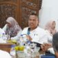 Pjs Bupati Tanah Datar Arry Yuswandi menerima audiensi Penyusunan Proposal Rekacipta Ekowisata Puncak Pato. (Foto: Prokopim Tanah Datar)
