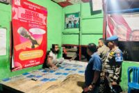 Tim gabungan menertibkan anak jalanan yang mabuk lem, Senin malam (21/10/2024). (Foto: Kecamatan Lubeg)