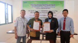 Penandatanganan MoU antara BRI BO Padang Panjang dengan Kejari terkait Penanganan Masalah Hukum Bidang Perdata dan Tata Usaha Negara di Menyala Cafe, Rabu (23/10/2024). (Foto: Kominfo Padang Panjang)