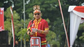 Pj Wali Kota Padang Andree Algamar saat peringatan Hari Sumpah Pemuda 2024, di Lapangan Apeksi Kota Padang, Senin (28/10/2024). (Foto: Prokopim Padang)