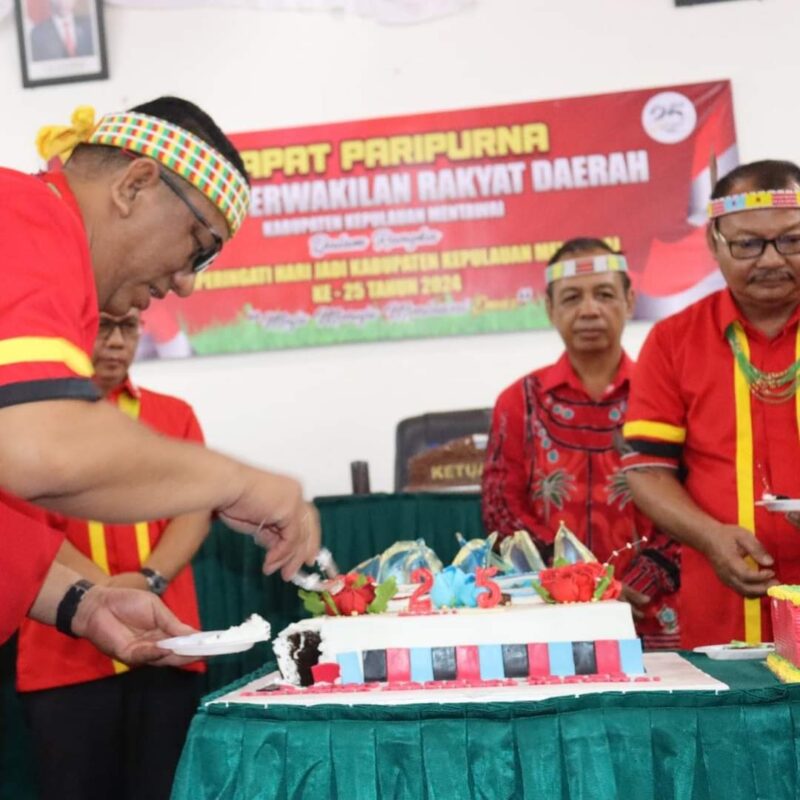 Perayaan Hari Jadi ke-25 Kabupaten Kepulauan Mentawai. (Foto: Prokopim Kepulauan Mentawai)