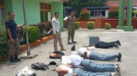 Satpol PP Kota Padang mengamankan enam pelajar yang membolos sekolah. (Foto: Humas Satpol PP Padang)