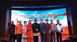 Penjabat Wali Kota Padang Andree Algamar bersama istri menghadiri perayaan HUT ke-75 RRC di Grand Cityhall Hotel Medan. (Foto: Prokopim Padang)