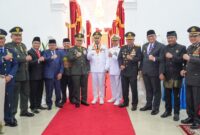 Pj Wali Kota Padang Andree Algamar saat menghadiri upacara peringatan HUT TNI ke-79 di Istana Gubernur Sumbar, Sabtu (5/10/2024). (Foto: Prokopim Padang)