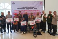 Penjabat (Pj) Wali Kota Padang Andree Algamar saat pelatihan penguatan kapasitas bagi penyandang disabilitas di Club House PT Semen Padang. (Foto: Prokopim Padang)
