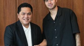 Ketua Umum PSSI, Erick Thohir bersama Kevin Diks. (Foto: IG @erickthohir)