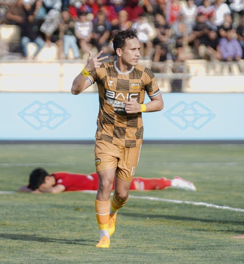 Selebrasi Egy Maulana Vikri usai mencetak gol ke gawang Semen Padang pada lanjutan pekan kesembilan Liga 1 2024/2025, Jumat (25/10/2024). (Foto: Instagram @dewaunitedfc)