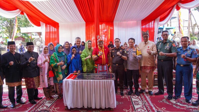 Pj Wali Kota Padang Andree Algamar meresmikan Gedung Achirul Yahya, Senin (28/10/2024). (Foto: Prokopim Padang)