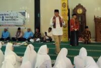 Camat Lubeg Nofiandi Amir saat menghadiri Khatam Al Quran Majelis Taklim Masjid Darul Hikmah (Surau Batu) Kelurahan Batuang Taba Nan XX, Minggu (17/11/2024). (Foto: Ist)