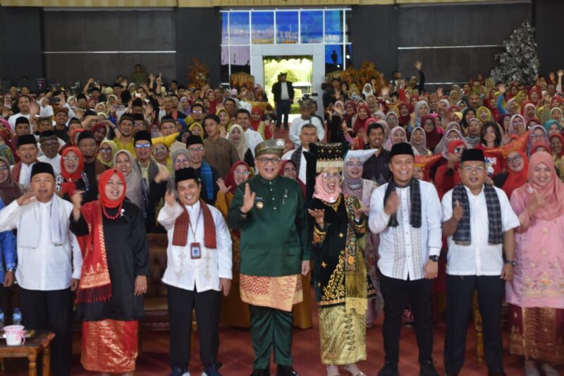 Pj Wali Kota Padang Andree Algamar menghadiri Jambore Guru dan Tenaga Kependidikan (GTK) Hebat 2024 di Gedung UPGRISBA Convention Center, Sabtu (9/11/2024). (Foto: Prokopim Padang)