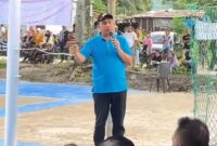 Camat Lubeg Nofiandi Amir memberikan sambutan saat pembukaan Open Turnamen Volley Ball Parlaw Cup V  Tahun 2024. Minggu (10/11/2024). (Foto: Ist)