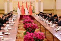 Presiden Prabowo Subianto melakukan pertemuan bilateral dengan Perdana Menteri Li Qiang di Great Hall of the People, Beijing, Sabtu (9/11/2024). (Foto: BPMI Setpres/Muchlis Jr)