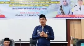 Camat Lubeg Andi Amir membuka sosialisasi Manjujai di Aula Lantai lll Kantor Camat, Jumat (1/11/2024). (Foto: Ist) 