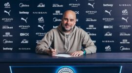 Pep Guardiola memperpanjang kontraknya sebagai manajer Manchester City untuk masa kerja dua tahun ke depan. (Foto: IG @mancity)