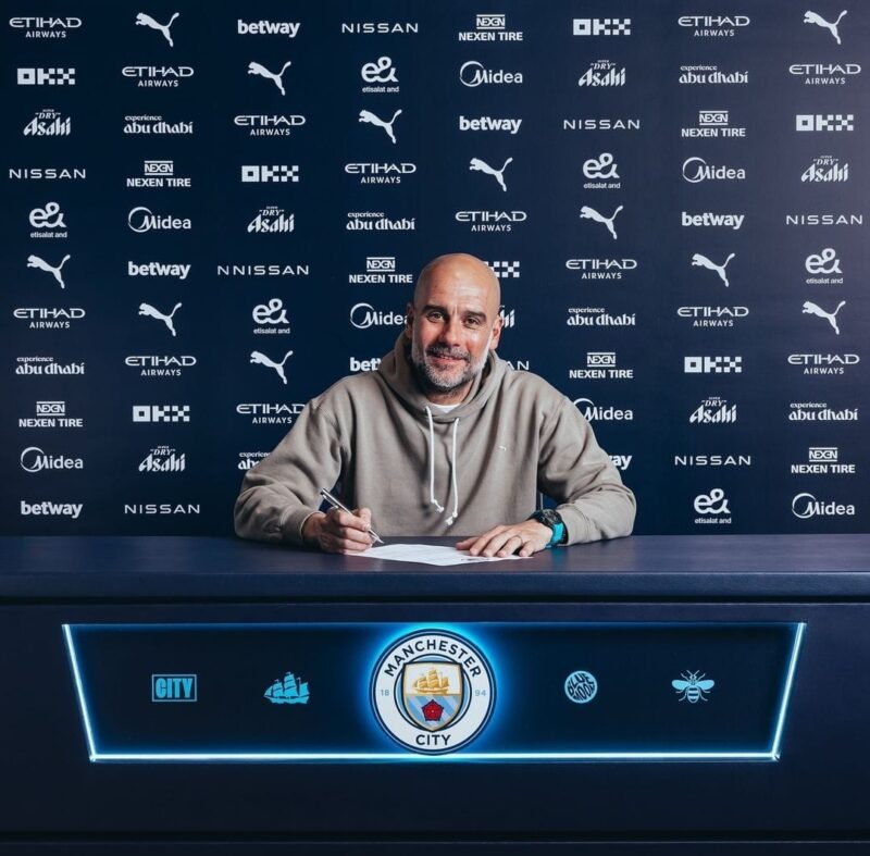 Pep Guardiola memperpanjang kontraknya sebagai manajer Manchester City untuk masa kerja dua tahun ke depan. (Foto: IG @mancity)