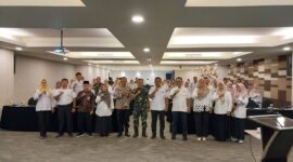 Pj Sekdako Padang Yosefriawan membuka acara pertemuan dan pembentukan Pokja KB tingkat Kota Padang, Rabu (6/11/2024). (Foto: Diskominfo Padang)