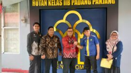 Rutan Kelas IIB Padang Panjang dan Disdikbud berkolaborasi memberantas buta aksara WBP. (Foto: Diskominfo Padang Panjang)
