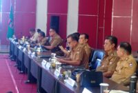 Kepala Disdag Padang, Syahendri Barkah dalam Rapat Staf Bulanan Pemko Padang, Selasa (12/11/2024). (Foto: FB Diskominfo Padang)