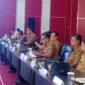 Kepala Disdag Padang, Syahendri Barkah dalam Rapat Staf Bulanan Pemko Padang, Selasa (12/11/2024). (Foto: FB Diskominfo Padang)