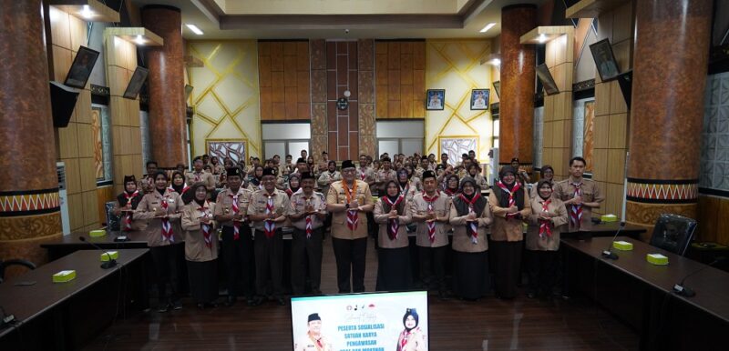 Pj Wali Kota Padang Andree Algamar membuka sosialisasi pengawasan obat dan makanan bagi anggota Kwarcab 09 Gerakan Pramuka Kota Padang. (Foto: Diskominfo Padang)