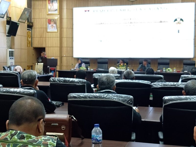 Sosialisasi Peningkatan Kapasitas FKDM Tahun 2024 di Ruang Abu Bakar Jaar Balai Kota Padang. (Foto: Ist)