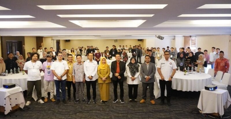 Pembukaan pelatihan broadcasting di Hotel Axana Padang, Rabu (19/11/2024). (Foto: KPID Sumbar)