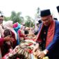 Pjs. Bupati Tanah Datar Arry Yuswandi mengapresiasi  terlaksananya Festival Budaya Lamang Kujuik Batipuh Ateh. (Foto: Prokopim Tanah Datar)