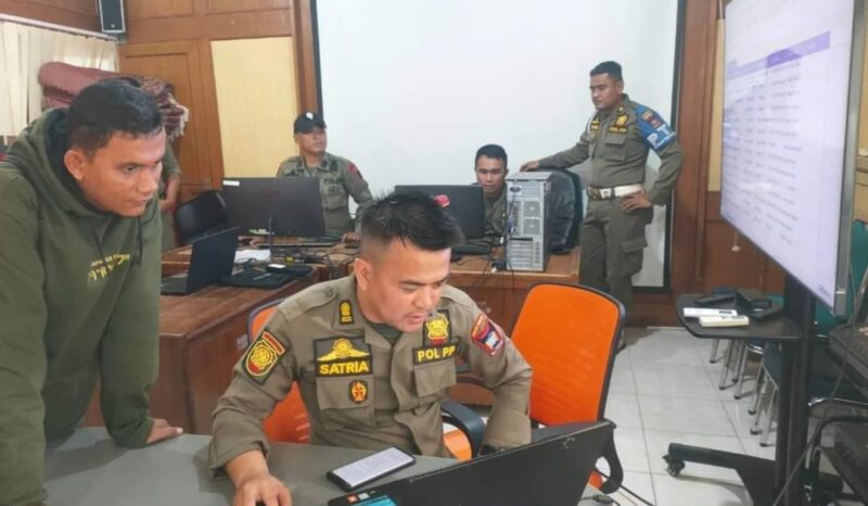 Satpol PP Padang menyediakan fasilitas simulasi CAT persiapan tes PPPK 2024. (Foto: Humas Satpol PP Padang)
