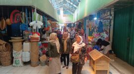 Tim SNI Kementerian Perdagangan RI, saat berkunjung ke Pasar Alai pada Oktober lalu. (Foto: FB Diskominfo Padang)