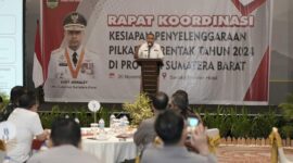 Plt Gubernur Sumbar Audy Joinaldy
membuka Rakor Kesiapan Penyelenggaraan Pilkada Serentak Tahun 2024. (Foto: ADPSB)