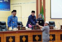 Rapat Paripurna Penyampaian Pemandangan Umum terhadap Nota Keuangan atas Ranperda APBD 2025, Senin (25/11/2024). (Foto: Kominfo Padang Panjang)