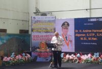 Pj Wali Kota Padang Andree Algamar memberikan sambutan. (Foto: Diskominfo Padang)