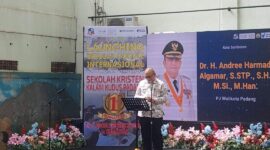 Pj Wali Kota Padang Andree Algamar memberikan sambutan. (Foto: Diskominfo Padang)