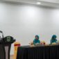Pj Ketua TP-PKK Kota, Sri Hidayani Sonny pada rapat rutin bulanan PKK di Pendopo Rumah Dinas Wali Kota, Jumat (29/11/2024). (Foto: Diskominfo Padang Panjang)
