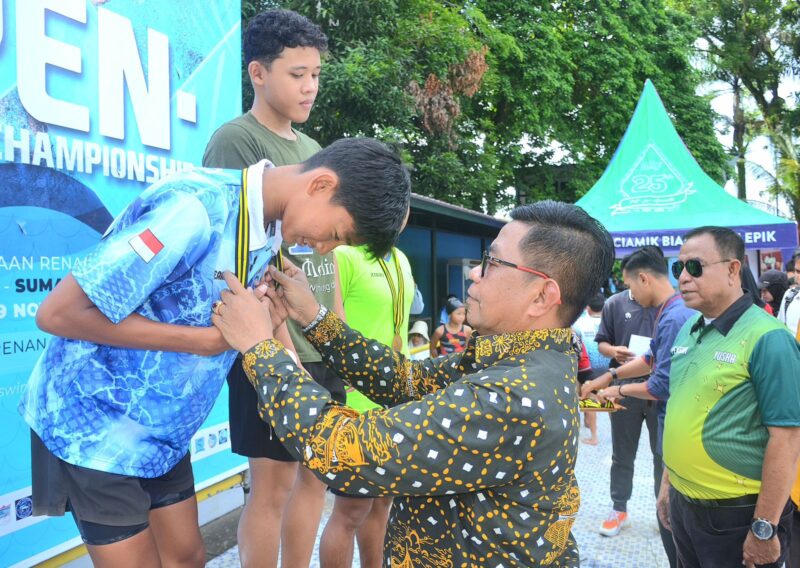 Kejuaraan Golden Black Swimming Championship Sumbar 2024 di Kolam Renang Teratai Padang, Jumat (8/11/2024). (Foto: Prokopim Padang)