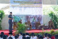 Pj Wali Kota Padang Andree Algamar menjadi keynote speaker dalam Talk Show Generasi Muda Pecinta Lingkungan di SMAN 1 Padang, Senin (11/11/2024). (Foto: Prokopim Padang)