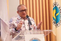 Pj Wali Kota Padang, Andree Algamar mengisi kuliah umum di UNP, Kamis (28/11/2024). (Foto: Prokopim Padang)